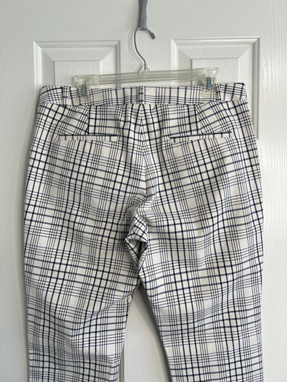 Banana Republic Sloan white black blue plaid ankle pants size 12L - Picture 5 of 10